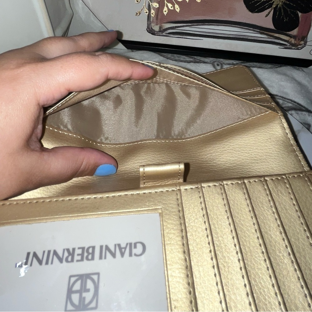 Giani Bernini All-In-One Zip Around Wallet, Champagne Gold, Metallic Leather - Picture 6 of 16